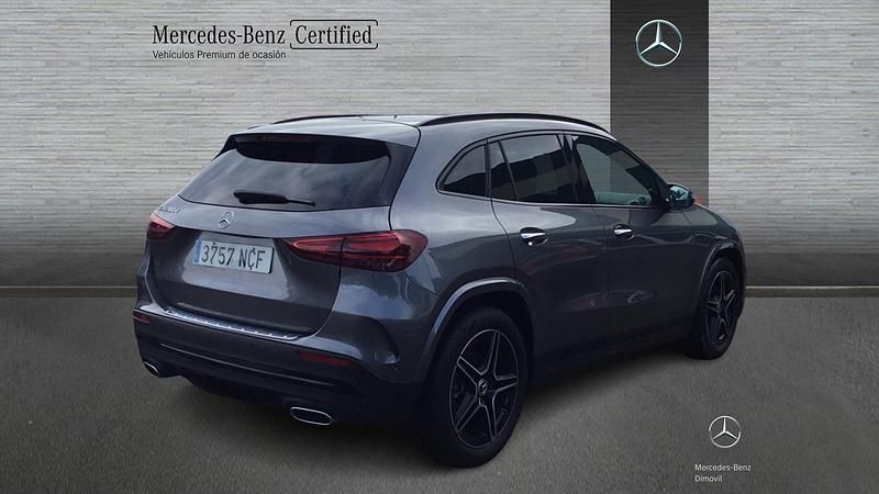Usado Mercedes GLA200 AMG line 150 CV (110 kW) 2025 Gris montaña SUV