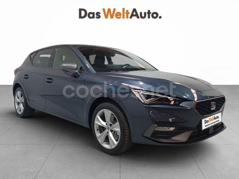 Gris / plata Usado 2025 Seat Leon FR Berlina | 30.440 € (Caro) - Imagen 1/4