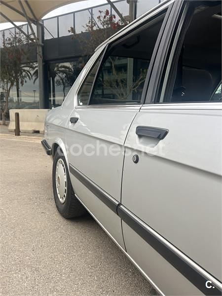 Usado BMW 524 115 CV (84 kW) 1986 Gris / plata Berlina