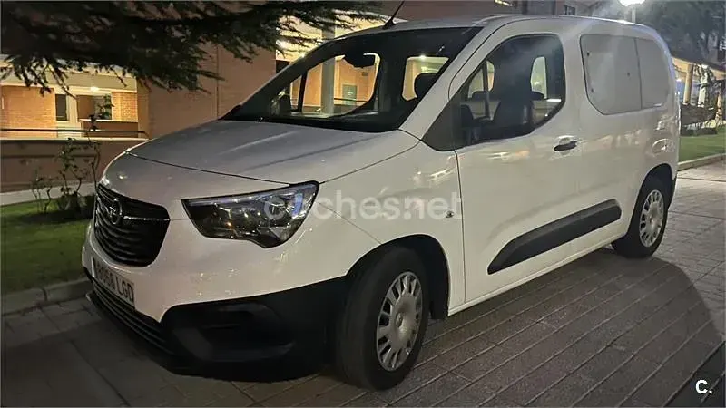 Usado Opel Combo Life Expression 75 CV (55 kW) 2020 Blanco Monovolumen