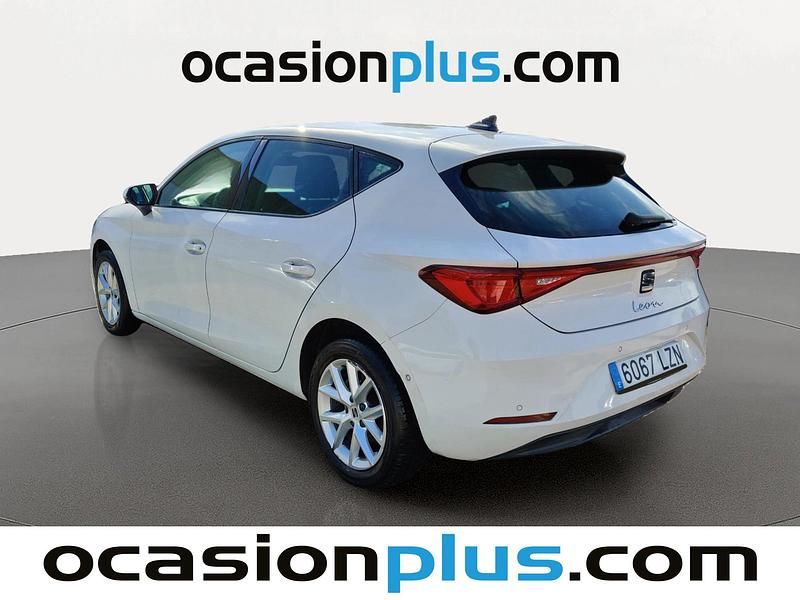 Usado Seat Leon Style 116 CV (85 kW) 2022 Blanco Utilitario