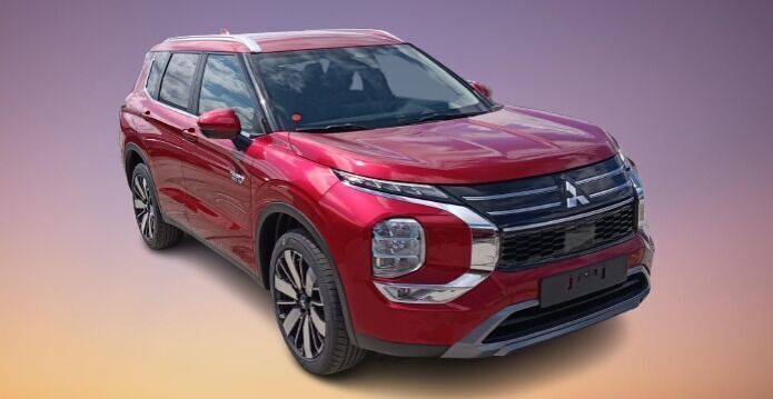 Rojo Nuevo 2025 Mitsubishi Outlander P-HEV | 56.200 € - Imagen 1/4
