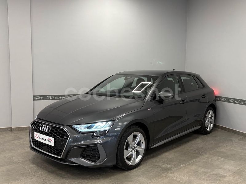Gris / plata Usado 2020 Audi A3 Sportback S-Line Berlina | 25.990 € (Precio justo) - Imagen 1/4