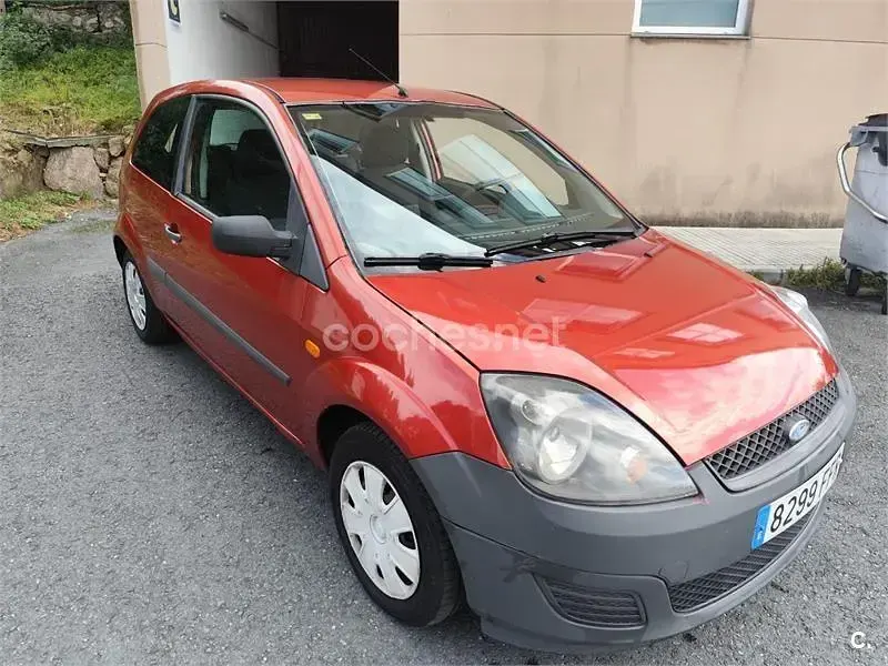 Używany Ford Fiesta Trend 68 KM (50 kW) 2006 Czerwony Hatchback