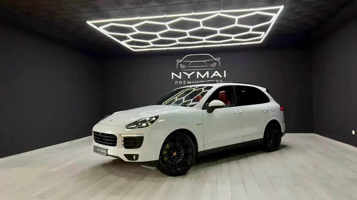 Usado Porsche Cayenne S E-Hybrid Platinum Edition 416 CV (305 kW) 2017 Blanco SUV