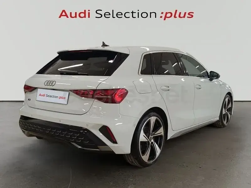 Usado Audi A3 S-Line 150 CV (110 kW) 2025 Blanco Berlina