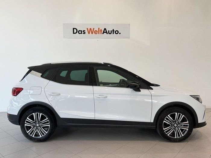 Usado Seat Arona FR 110 CV (80 kW) 2023 Blanco SUV