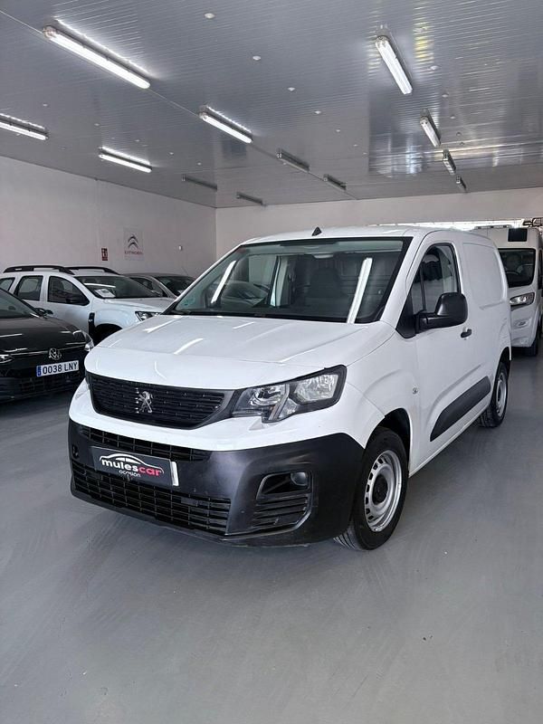 Usado Peugeot Partner 100 CV (73 kW) 2021 Blanco Monovolumen