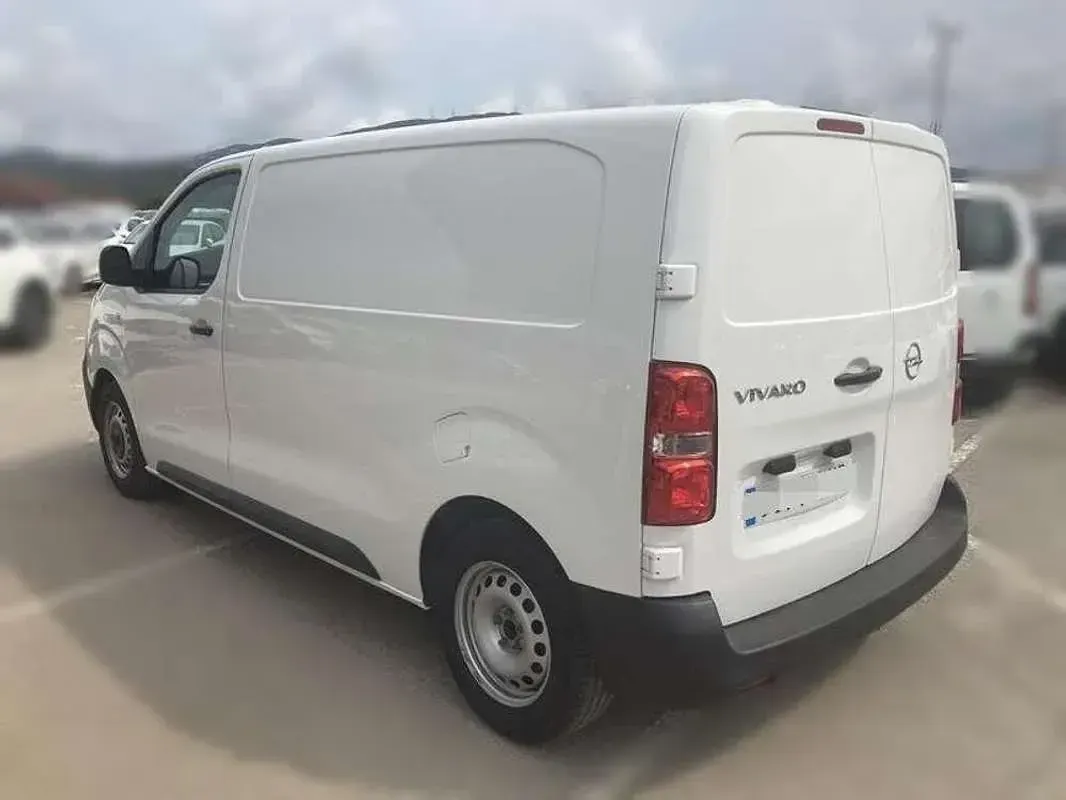 Usado Opel Vivaro 102 CV (75 kW) 2022 Blanco Monovolumen