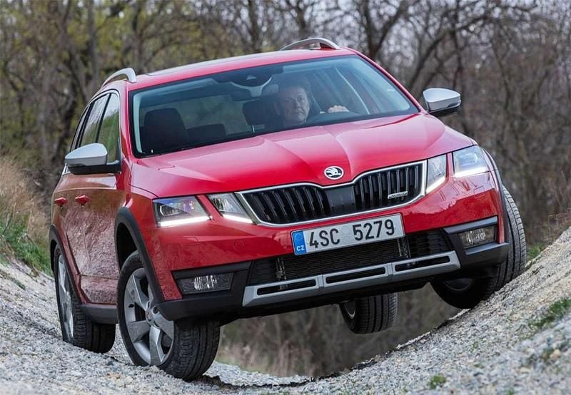 Usado Skoda Octavia 184 CV (135 kW) 2015 Blanco Utilitario