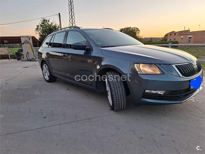 Gris / plata Usado 2018 Skoda Octavia Style Berlina | 9900 € (Precio justo) - Imagen 1/4
