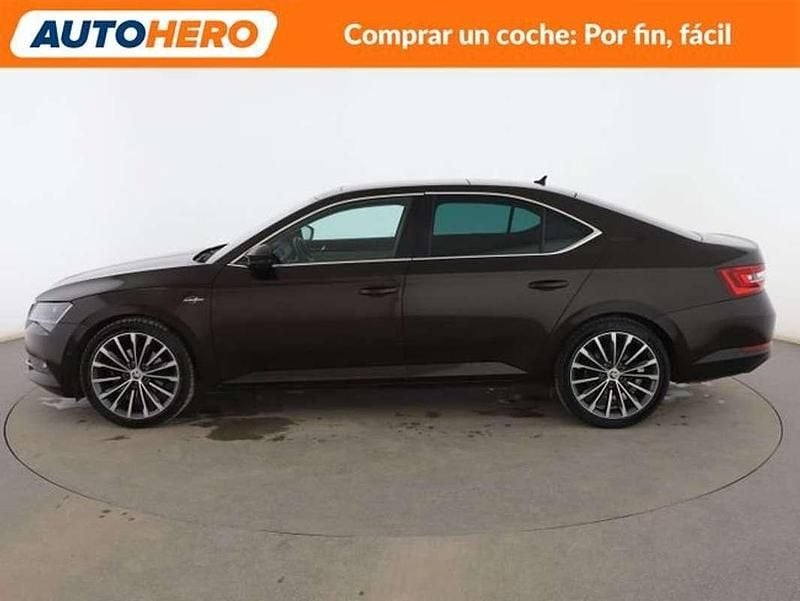 Usado Skoda Superb LAURIN & KLEMENT 190 CV (139 kW) 2016 Marrón Berlina