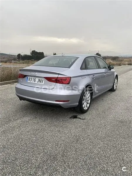 Usado Audi A3 Advanced 110 CV (80 kW) 2016 Gris / plata Berlina