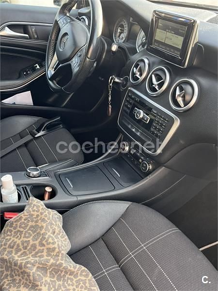 Usado Mercedes A180 Urban 109 CV (80 kW) 2015 Rojo Berlina