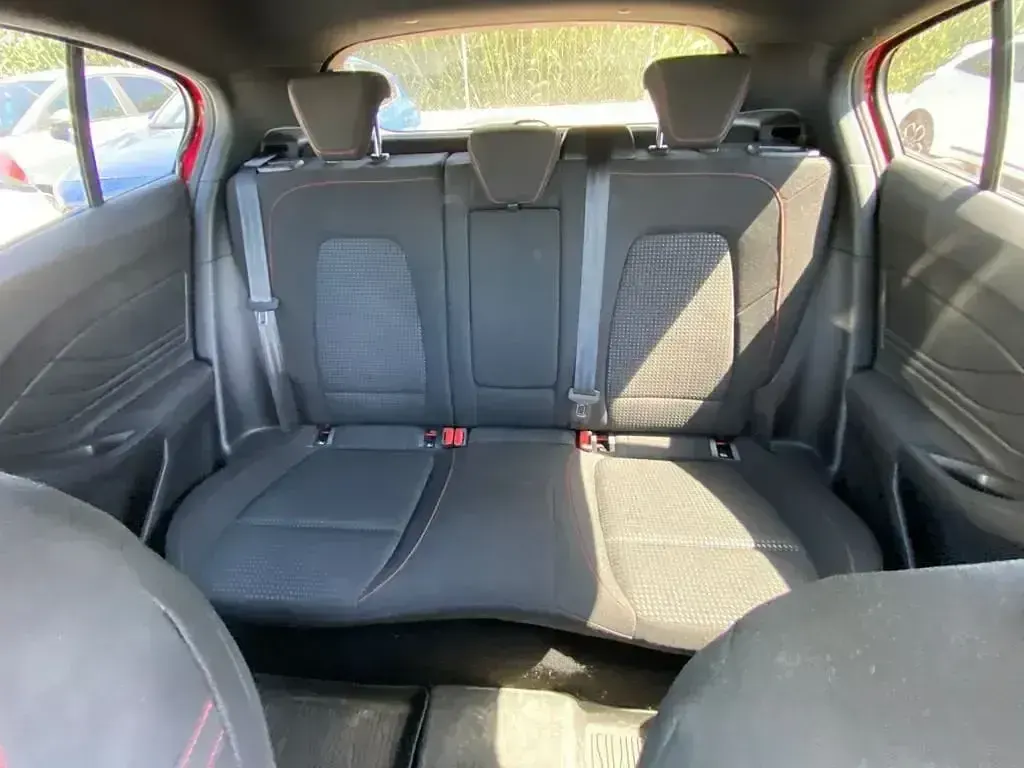 Usado Ford Focus ST-Line X 125 CV (91 kW) 2024 Rojo Familiar