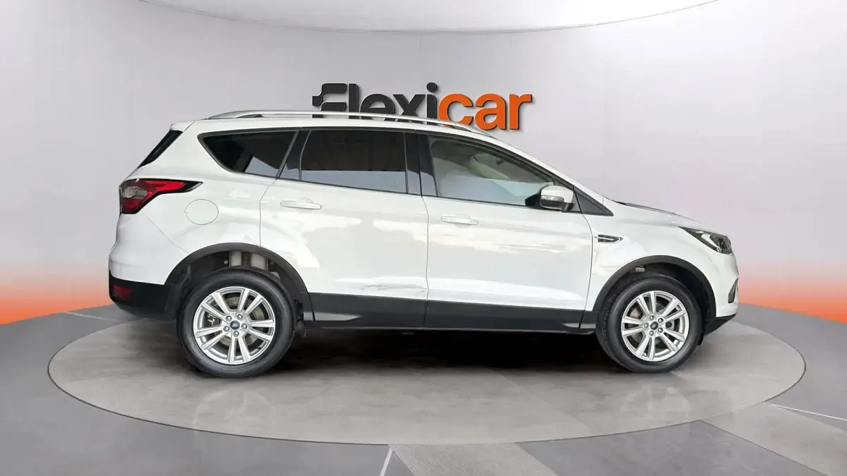 Usado Ford Kuga Trend+ 120 CV (88 kW) 2019 Blanco SUV