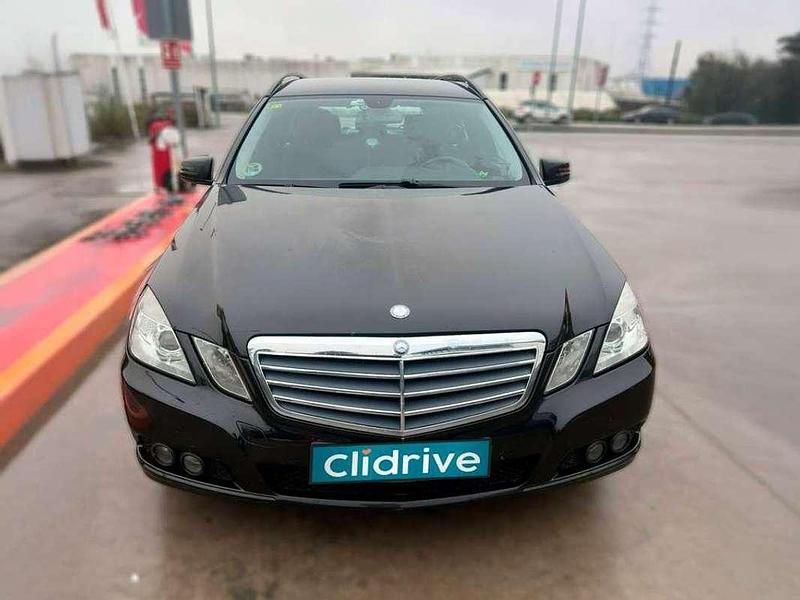 Usado Mercedes E220 Elegance 170 CV (125 kW) 2011 Negro Familiar