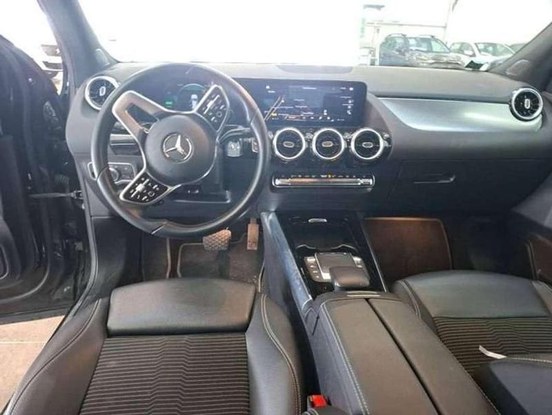 Usado Mercedes GLA250 Business 218 CV (160 kW) 2022 Negro SUV