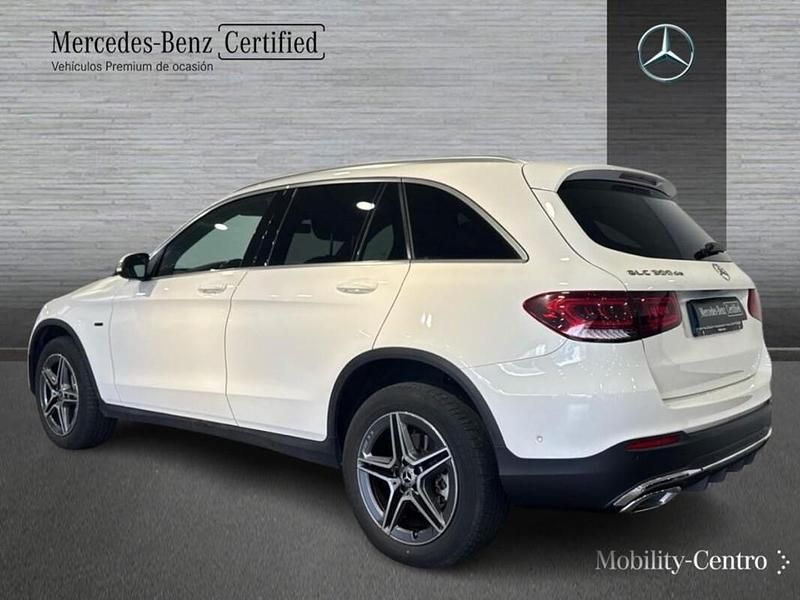 Usado Mercedes GLC300 AMG line 194 CV (142 kW) 2020 Blanco polar  pintura unicolor