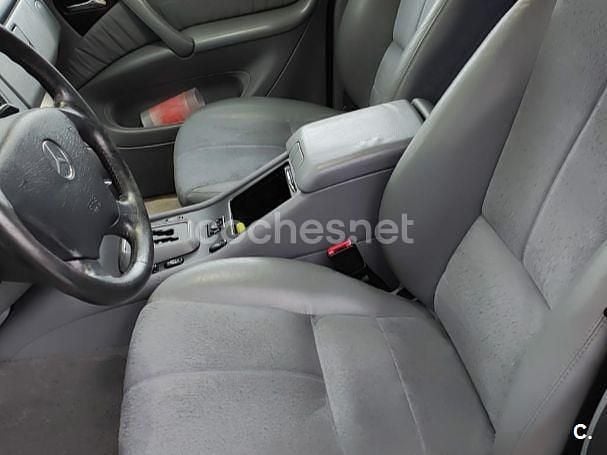 Usado Mercedes ML270 Edition 163 CV (119 kW) 2005 Negro SUV