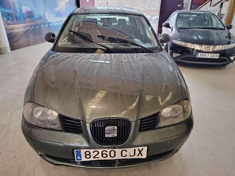 Usado Seat Cordoba Stella 75 CV (55 kW) 2003 Verde Utilitario