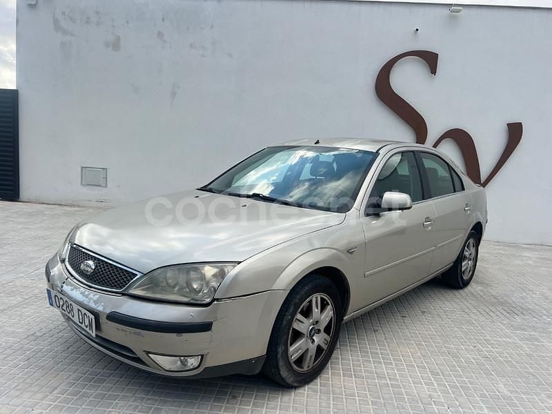 Beige Usado 2004 Ford Mondeo Futura Berlina | 1490 € (Super precio) - Imagen 1/4