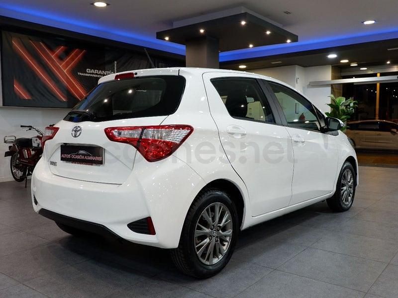 Usado Toyota Yaris Active 111 CV (81 kW) 2017 Blanco Berlina