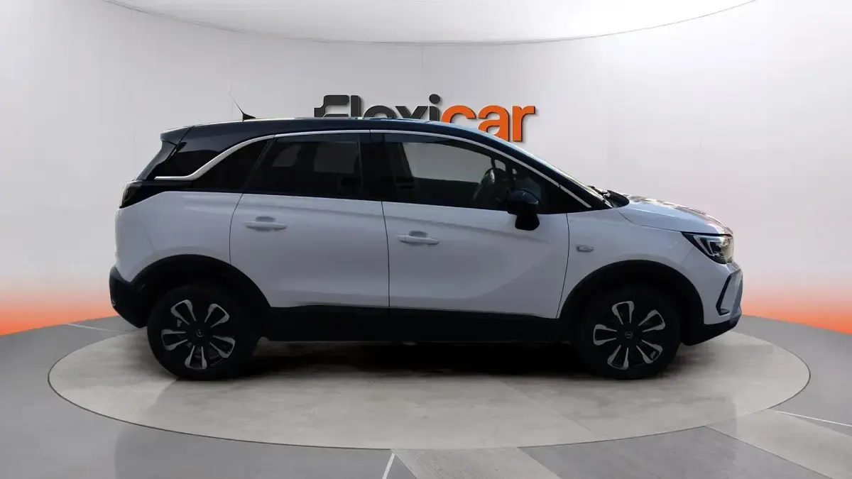 Usado Opel Crossland Elegance 131 CV (96 kW) 2024 Gris SUV