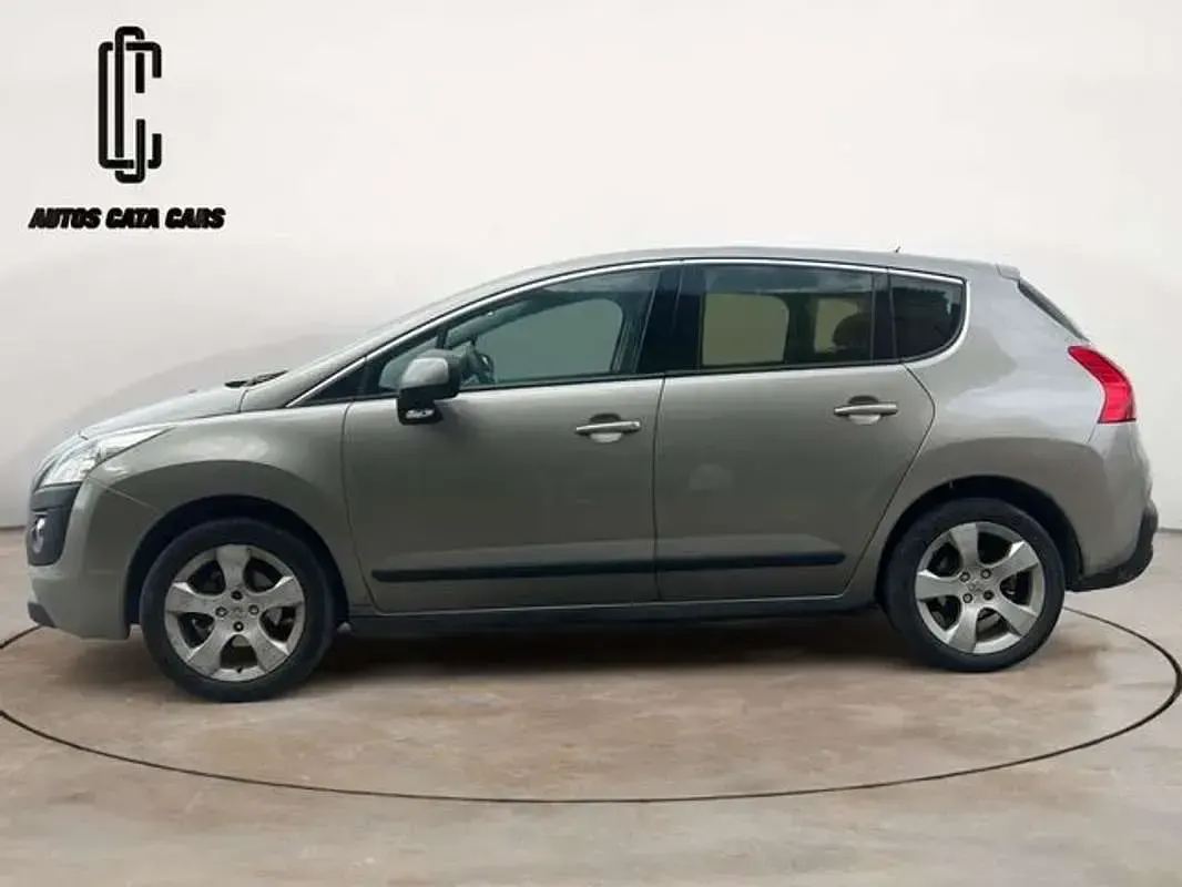 Usado Peugeot 3008 Premium 110 CV (80 kW) 2009 Gris / plata Berlina