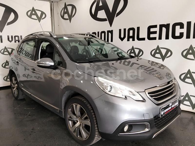 Gris / plata Usado 2015 Peugeot 2008 Allure SUV | 8999 € (Precio justo) - Imagen 1/4