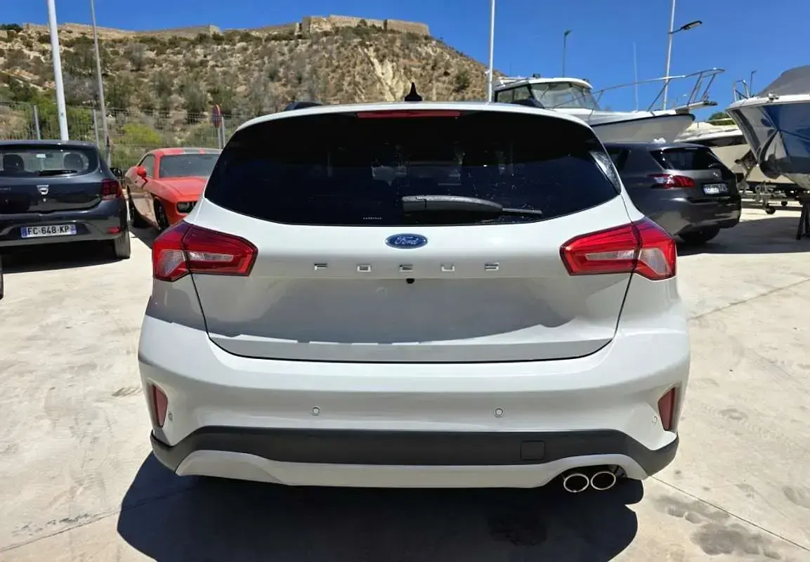 Usado Ford Focus Active 125 CV (91 kW) 2019 Blanco Utilitario