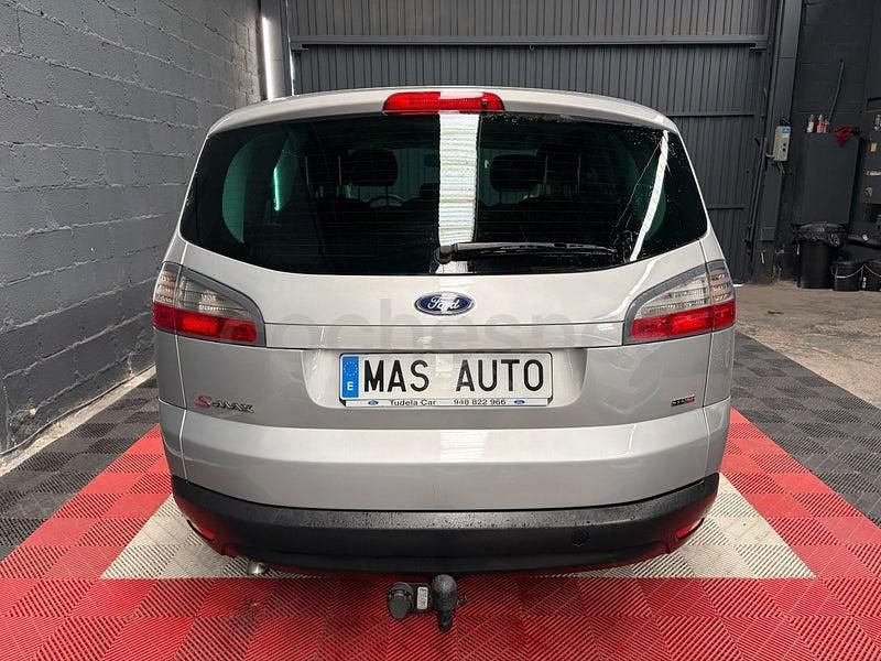 Usado Ford S-MAX Trend 140 CV (102 kW) 2007 Gris / plata Monovolumen