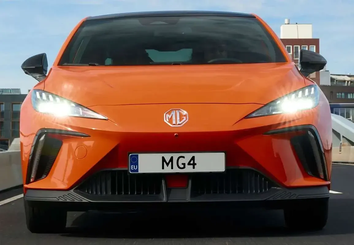 Usado MG MG4 EV Luxury 150 kW (204 CV) 2023 Blanco Utilitario