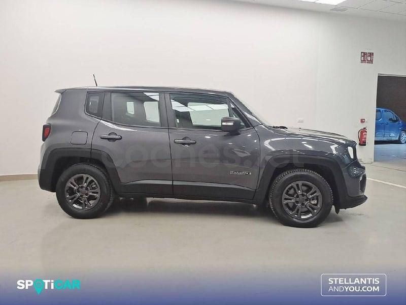 Usado Jeep Renegade Longitude 130 CV (95 kW) 2022 Gris / plata SUV