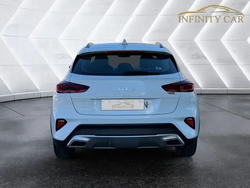 Usado Kia XCeed 136 CV (100 kW) 2022 Blanco SUV