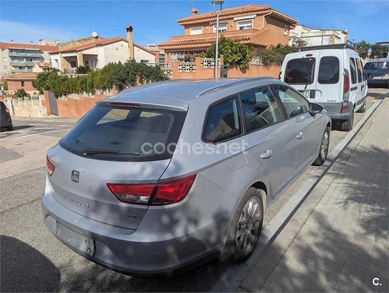Usado Seat Leon ST Style 150 CV (110 kW) 2014 Gris / plata Familiar