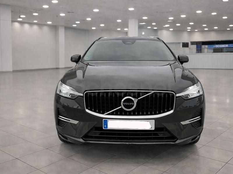 Usado Volvo XC60 Momentum 197 CV (144 kW) 2021 Gris / plata SUV