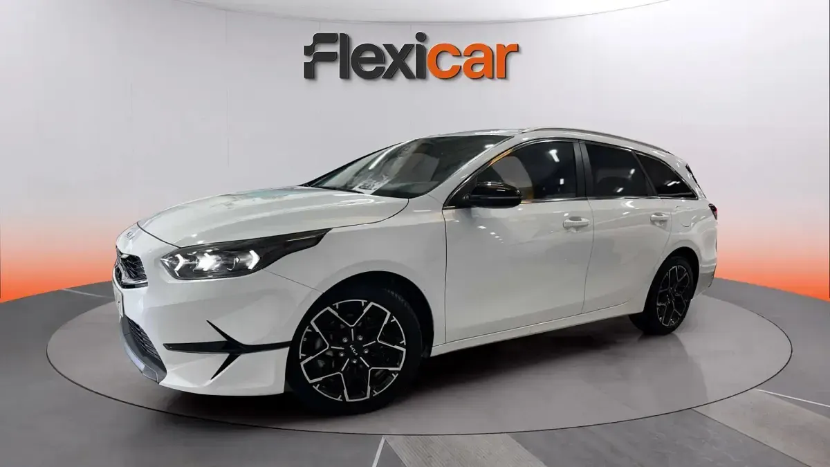 Usado Kia Ceed 100 CV (73 kW) 2025 Blanco Utilitario