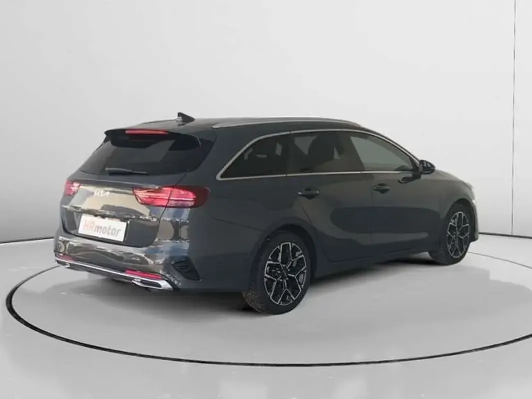 Usado Kia Ceed GT-Line 120 CV (88 kW) 2023 Gris Utilitario