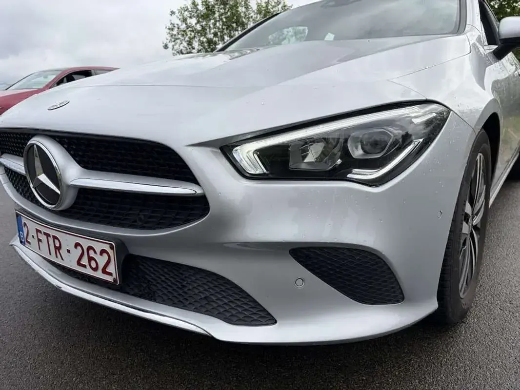 Usado Mercedes CLA180 Business 116 CV (85 kW) 2020 Gris Berlina
