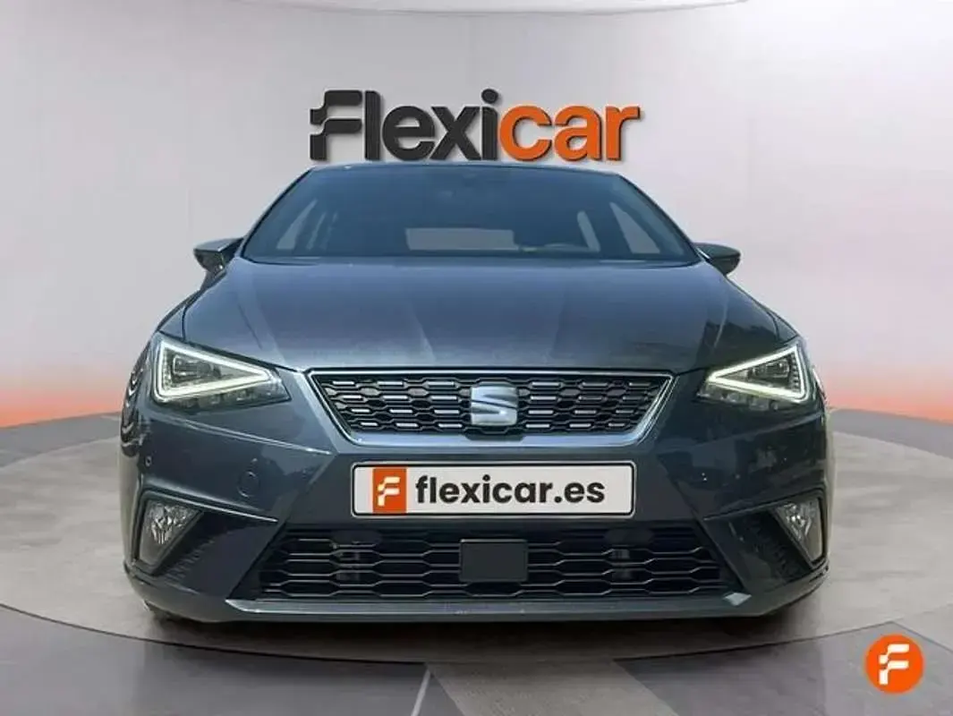 Usado Seat Ibiza XCELLENCE 116 CV (85 kW) 2025 Gris Utilitario