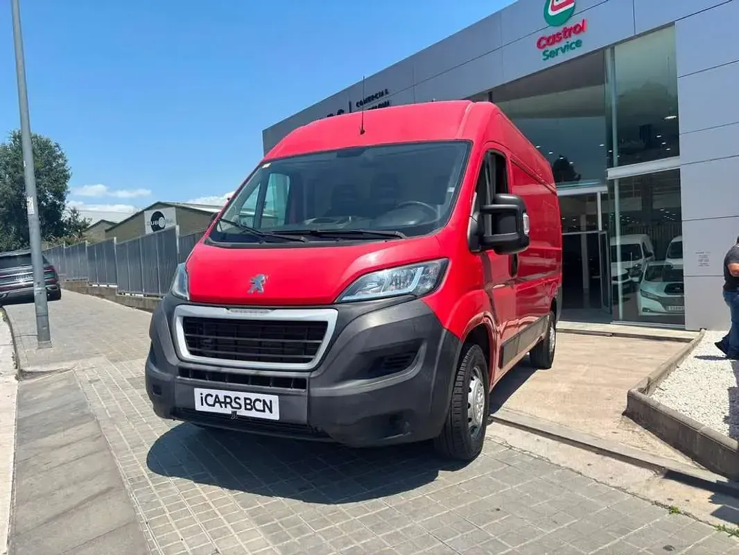 Usado Peugeot Boxer 109 CV (80 kW) 2019 Rojo Van