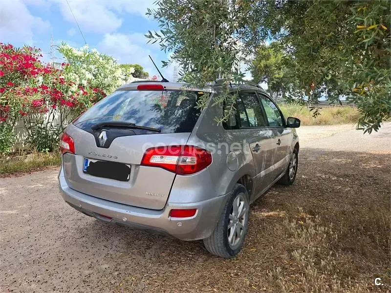 Usado Renault Koleos Dynamique 150 CV (110 kW) 2008 Gris / plata SUV