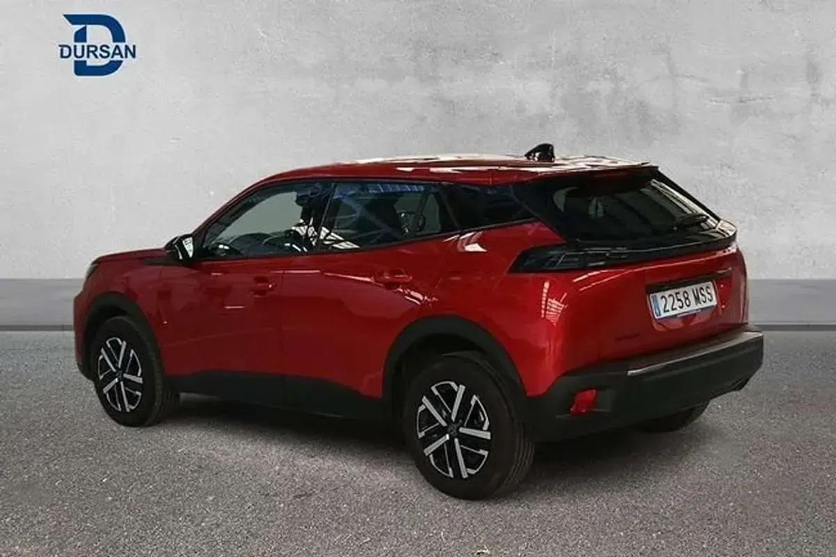 Usado Peugeot 2008 Active 101 CV (74 kW) 2024 Rojo SUV