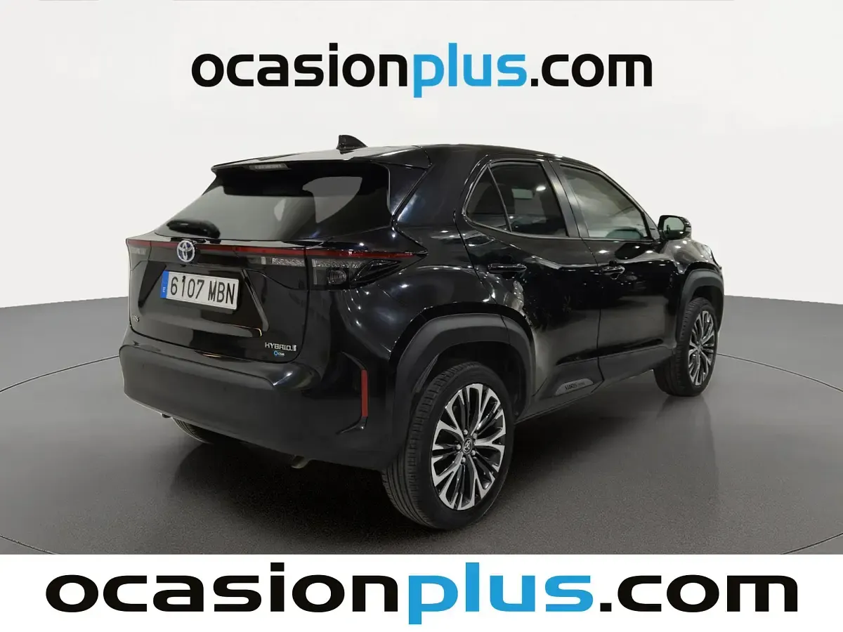 Używany Toyota Yaris Hybrid Plus 116 KM (85 kW) 2022 Czarny SUV