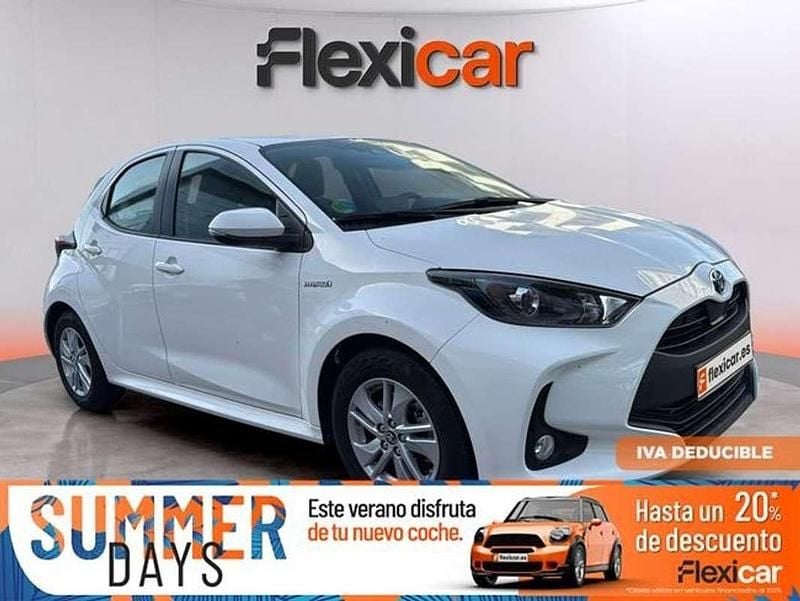 Blanco Usado 2021 Toyota Yaris Hybrid Active Utilitario | 18.690 € (Buen precio) - Imagen 1/4