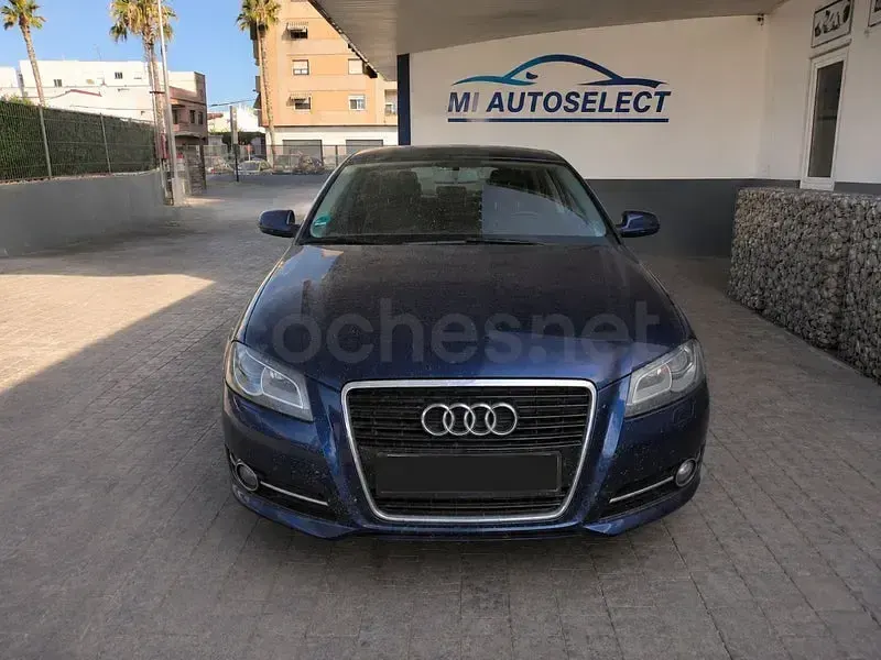 Usado Audi A3 Attraction 105 CV (77 kW) 2011 Azul Utilitario