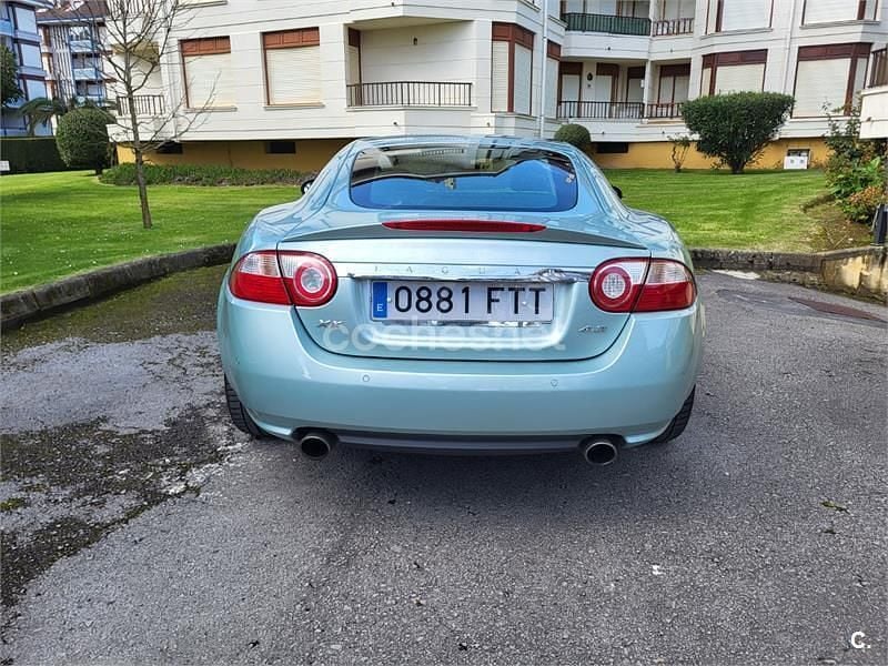 Usado Jaguar XK8 298 CV (219 kW) 2007 Gris / plata Coupe