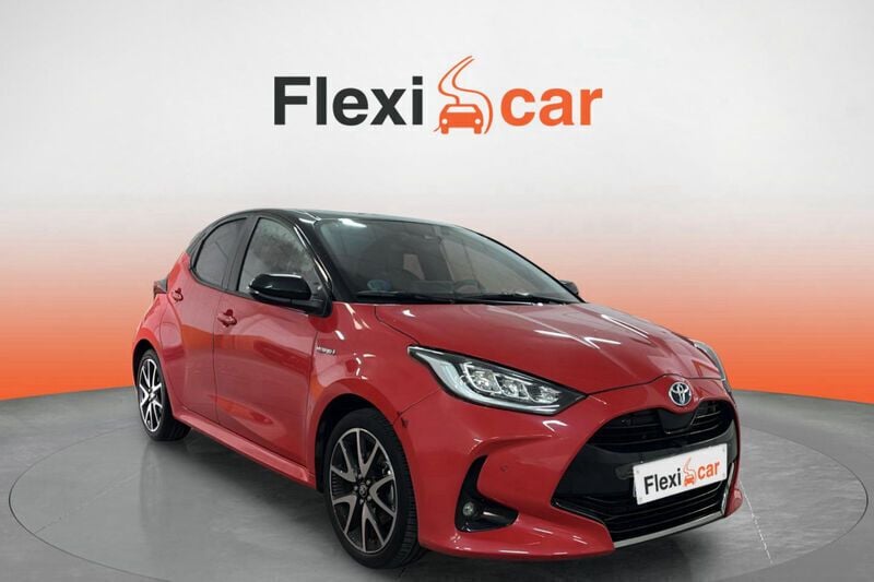Rojo Usado 2021 Toyota Yaris Hybrid Active Berlina | 16.490 € (Buen precio) - Imagen 1/4