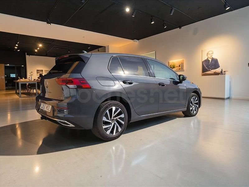 Usado VW Golf VIII 204 CV (150 kW) 2023 Gris / plata Berlina